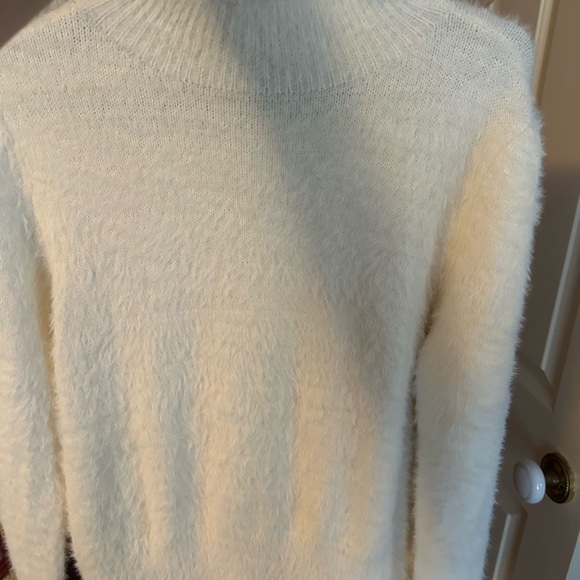 Marled Cream Women's Turtleneck Sweater - Picture 1 of 3